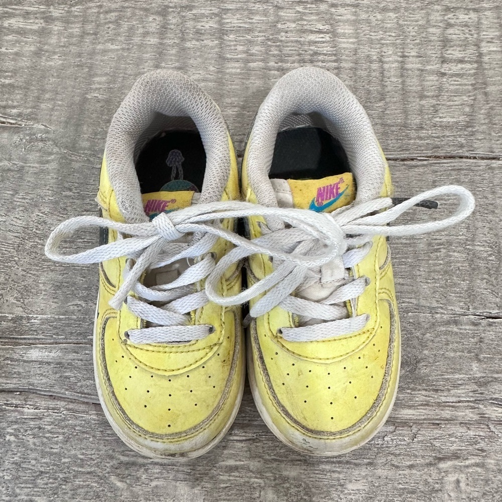 Nike Kids Sneakers Air Force 1 LV8 peace love & basketball toddler shoe yellow - Picture 3 of 5